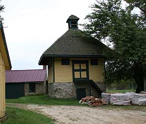 Icehouse/Smokehouse, Doughoregan Manor